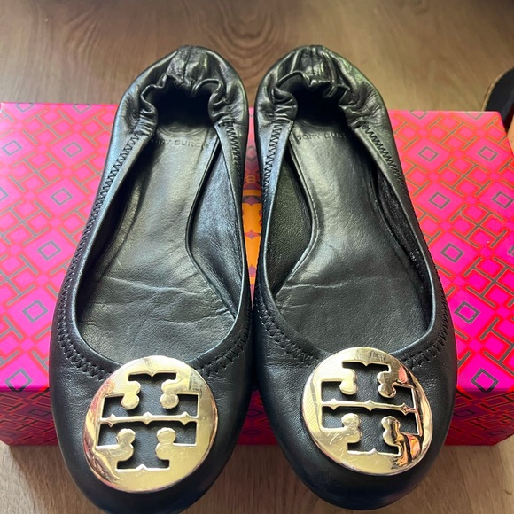 Tory Burch slightly used black ballet flats with the silver TB symbol - Picture 1 of 3